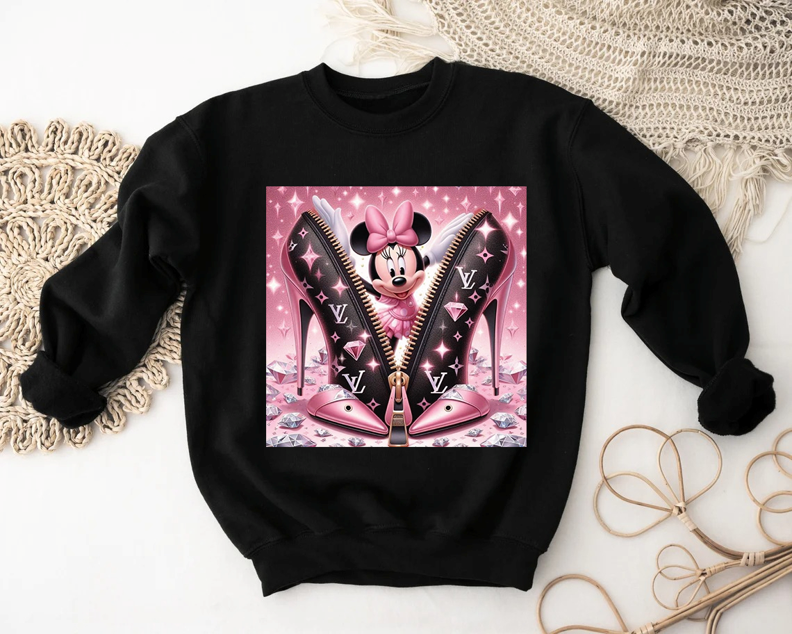 Дамска блуза Minnie XV в черно с розова щампа на Мини Маус и обувки на ток | SatModa