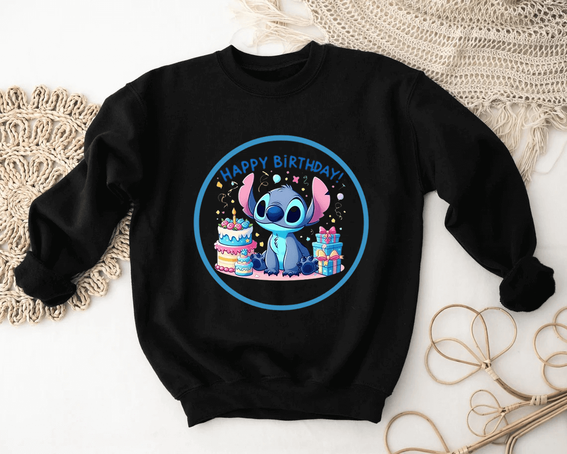 Дамска блуза Stitch Birthday — черно, 100% памук, свободна кройка | SatModa

