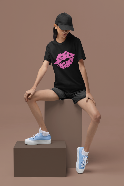 Дамска тениска Kiss черна — 100% памук, размери XS-XXL | SatModa