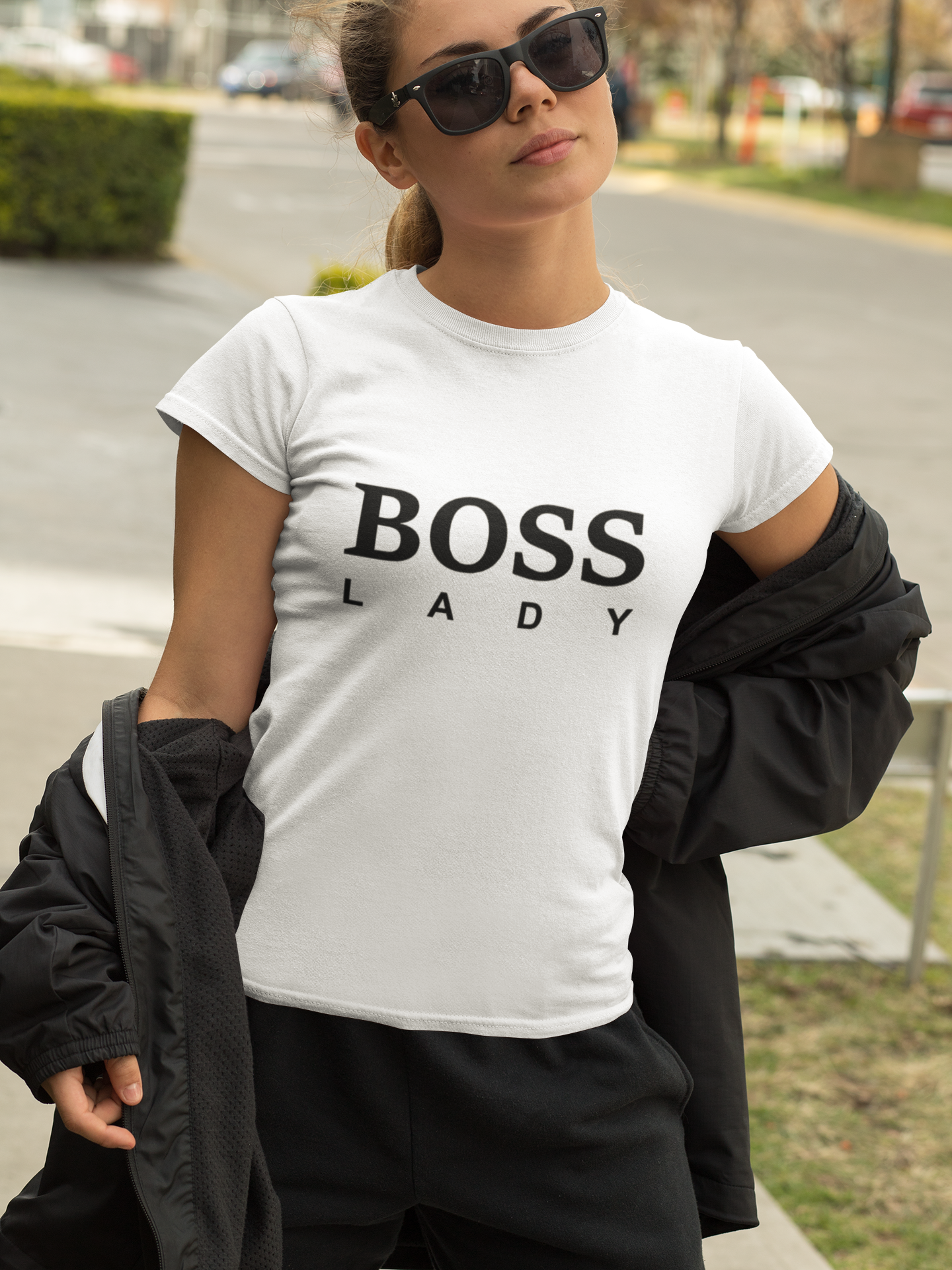 Дамска тениска Lady Boss — бяла, 100% памук, размери XS-XXL | SatModa