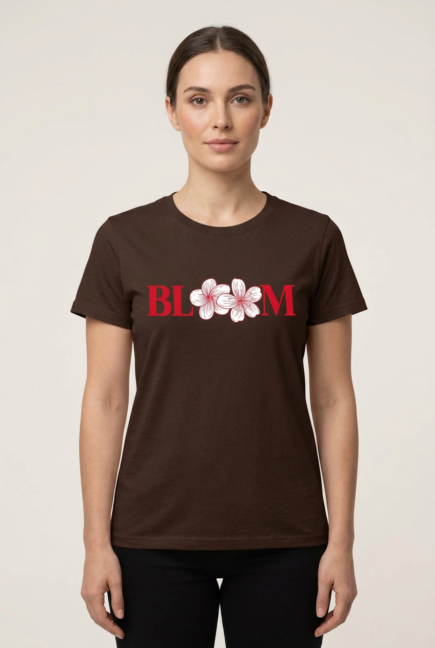 Дамска тениска Bloom в тъмнокафяво с червен надпис и бели цветя на модел | SatModa