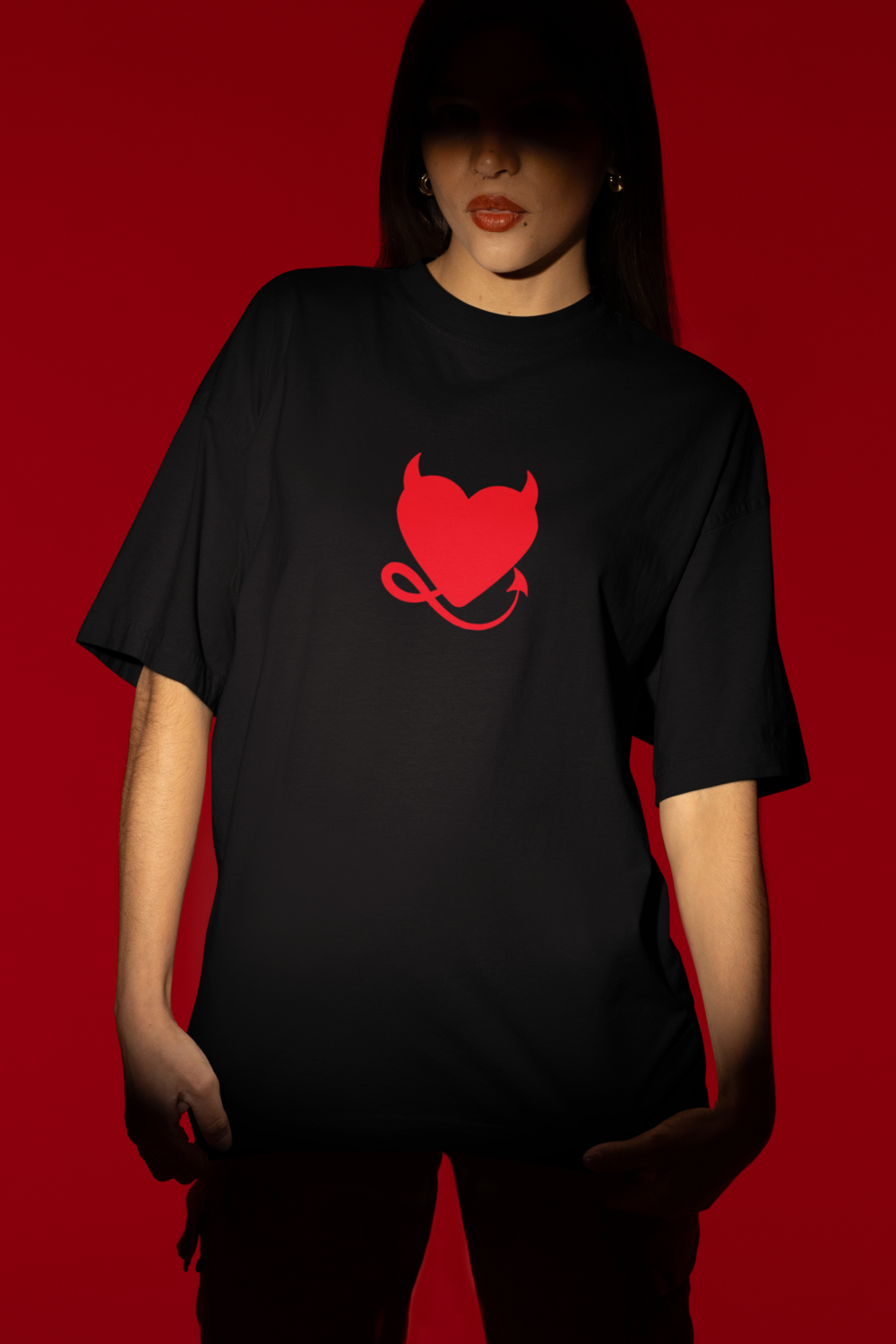 Дамска тениска Oversize Devil Heart черна — 100% памук, размери XS-XXL | SatModa