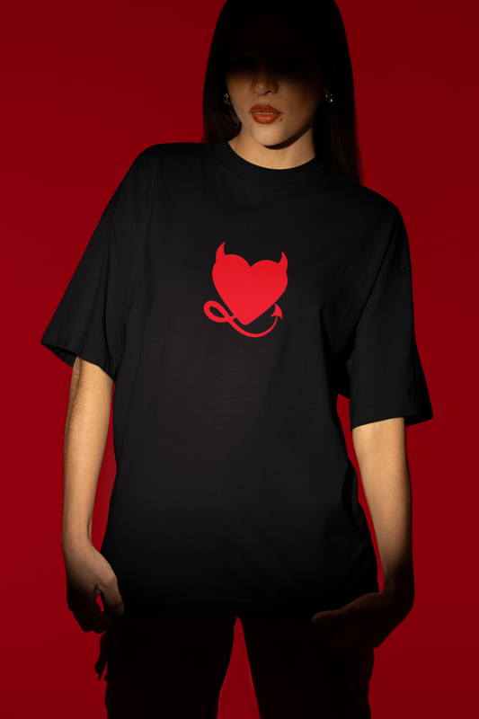 Дамска тениска Oversize Devil Heart черна — 100% памук, размери XS-XXL | SatModa