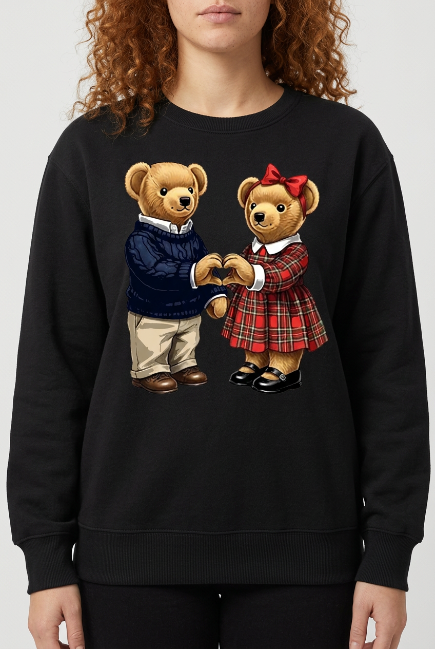 Дамска ватирана блуза Bear Love в черно с две мечета, показана на модел | SatModa