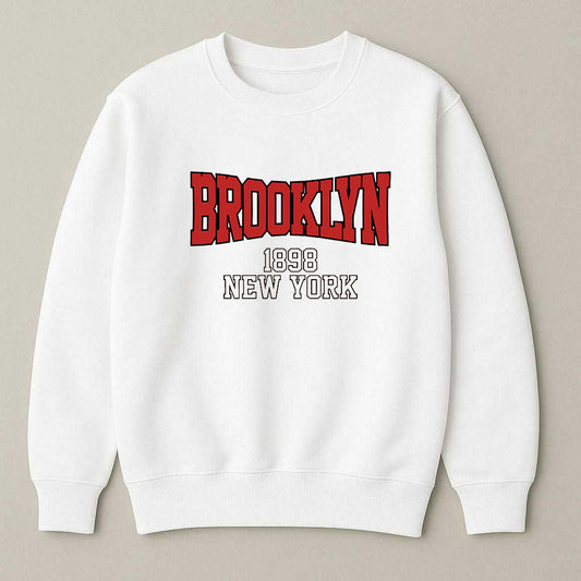 Дамска блуза Brooklyn Woman в бяло с надпис BROOKLYN 1898 NEW YORK | SatModa
