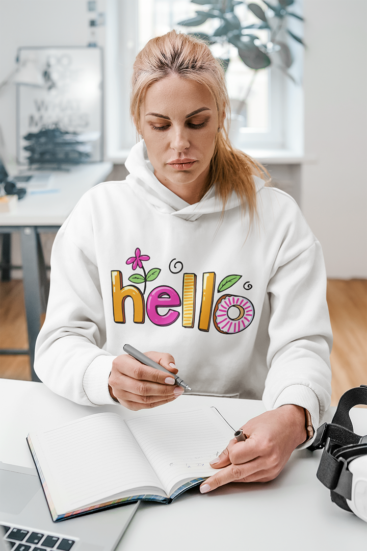 Дамски суичър Hello Colors бял — 100% памук, размери S–L | SatModa