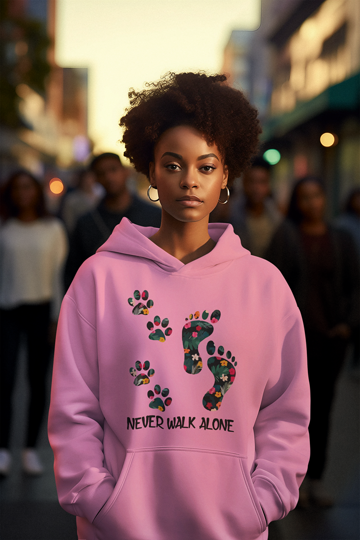 Дамски суичър Never Walk Alone розов — 100% памук, размери S–L | SatModa