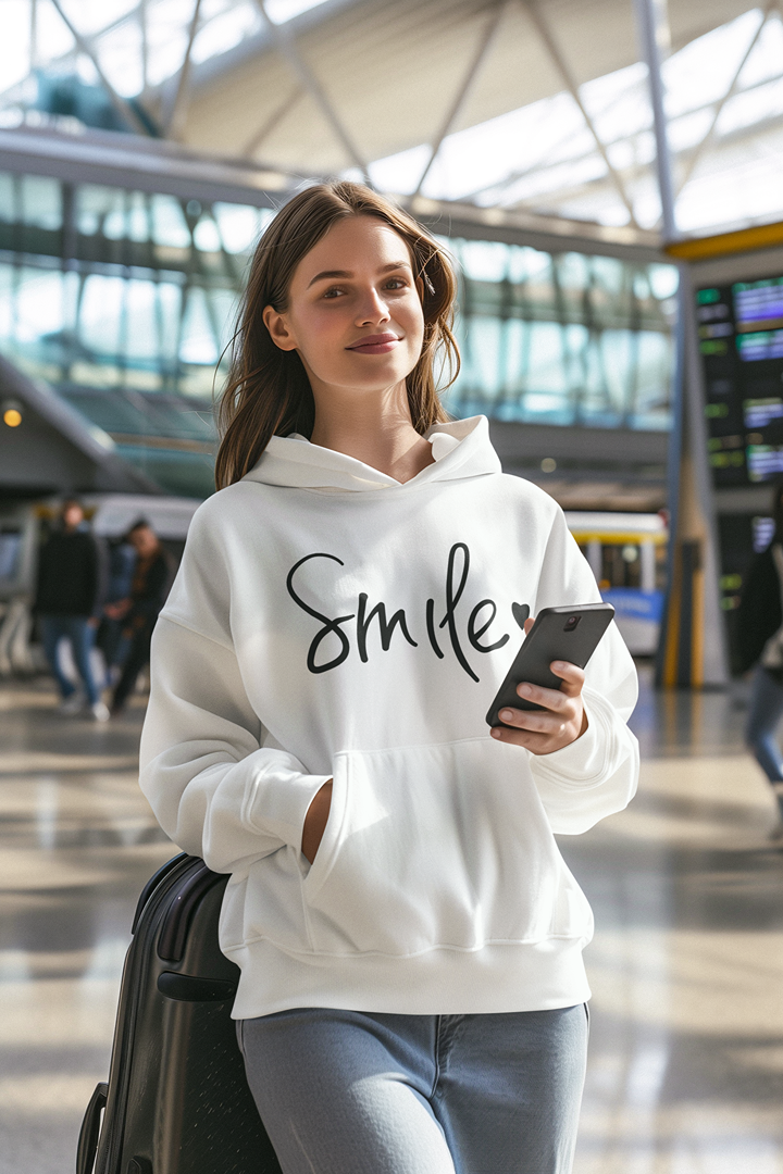 Дамски суичър Smile бял — 100% памук, размери S–L | SatModa