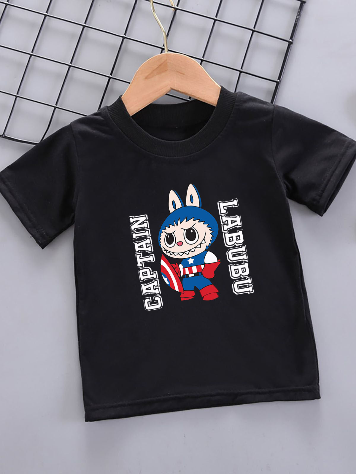 Детска тениска Capitan Labubu черна — свободна кройка | SatModa