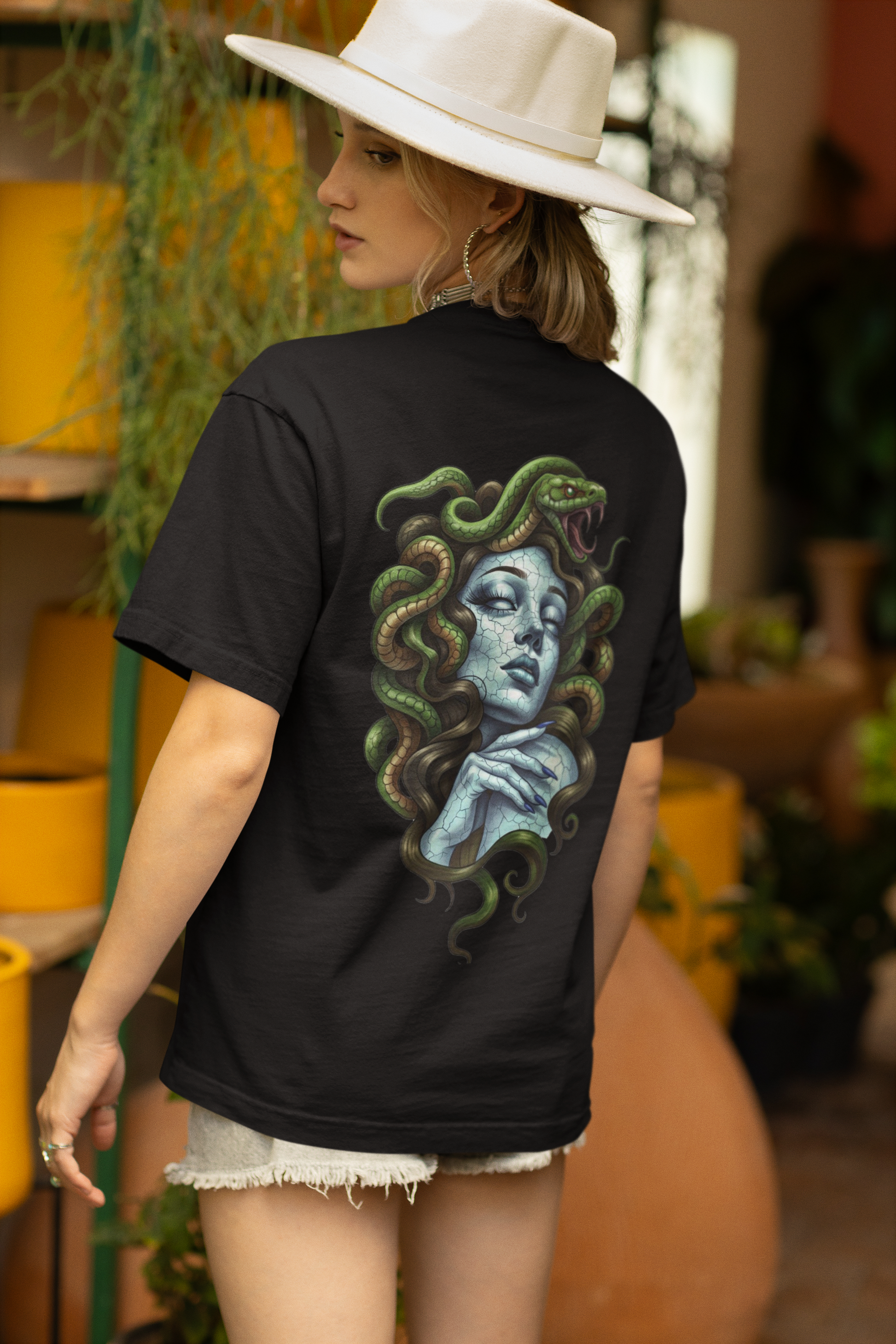 Дамска тениска Oversize Gorgona - Черна