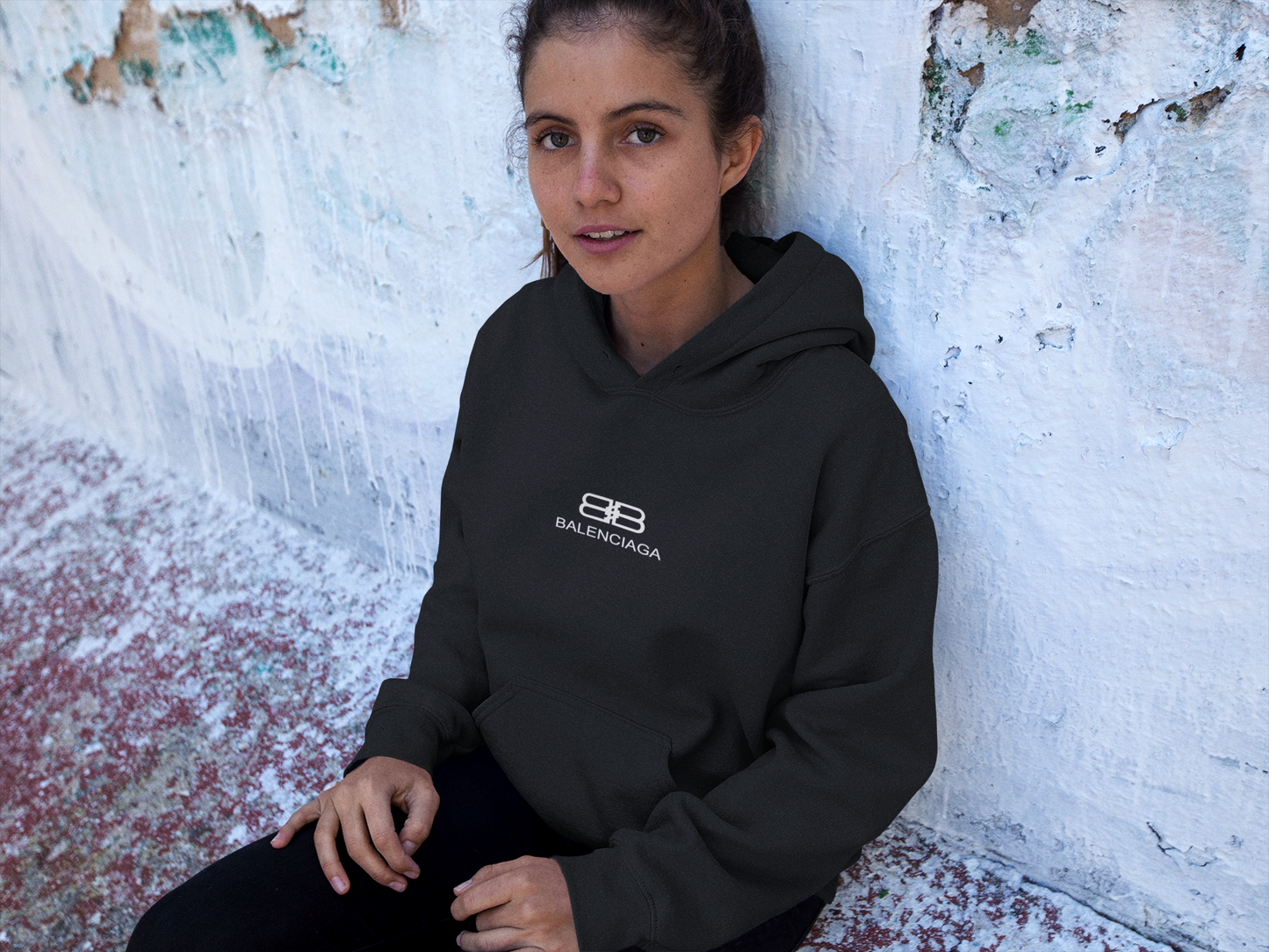 Дамски суитчър Balenciaga BB Smal Logo / SatModa

Ефектен дамски суичър с качулка и връзки.Материята на суичъра е изключително мека и приятна.Осигурява максимален комфорт и топлина през зимните дни.Памучна вата

BGN 45.00