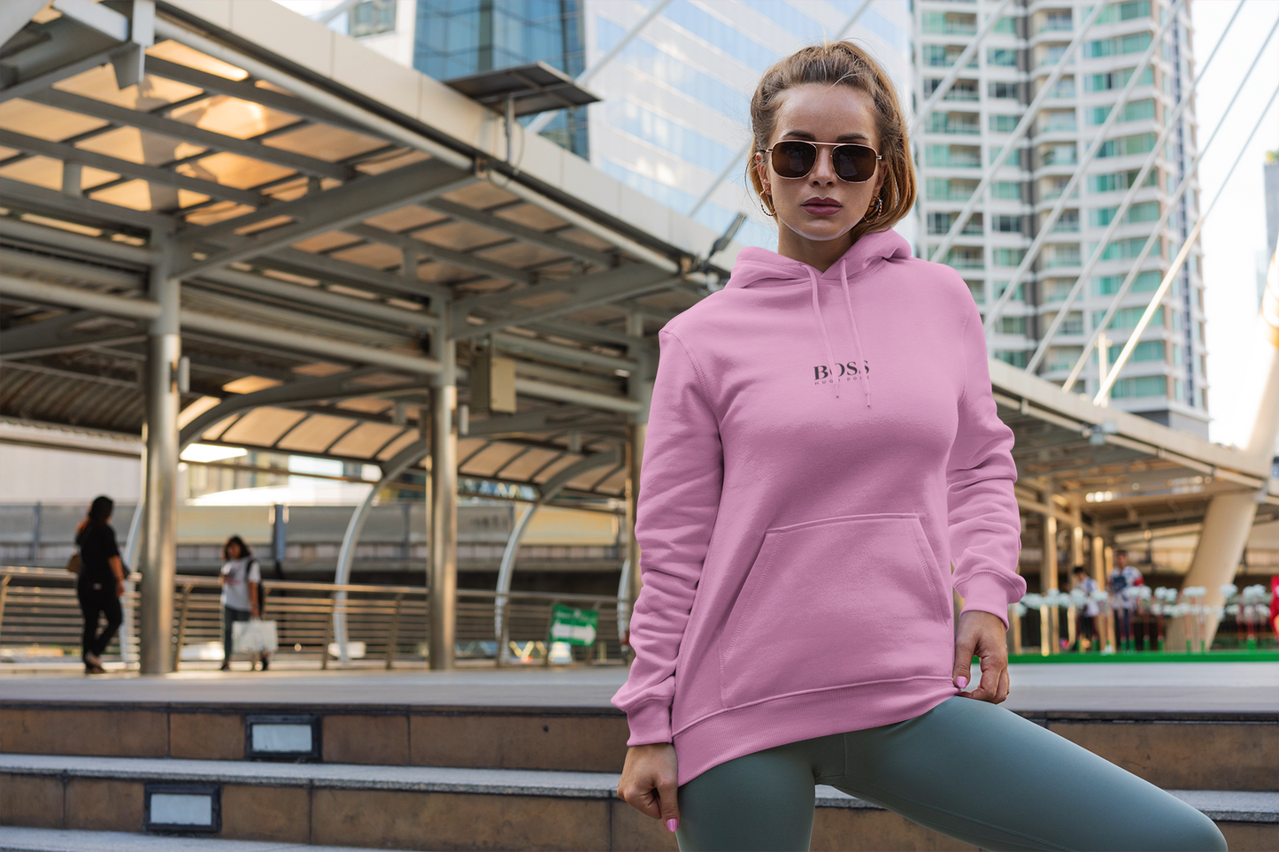 Дамски суитчър Boss Smal Logo / SatModa

Ефектен дамски суичър с качулка и връзки.Материята на суичъра е изключително мека и приятна.Осигурява максимален комфорт и топлина през зимните дни.Памучна вата

BGN 45.00