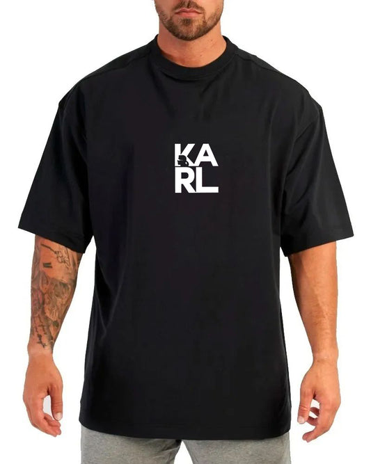 Мъжка тениска Oversize Karl Head

Тениска с обло деколте и свободна кройка. Материята на тениската е изключително мека и осигурява максимален комфорт през летните дни. Съчетава се добре с елеган…

BGN 36.90