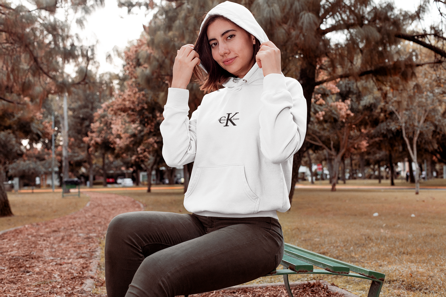 Дамски суитчър cK Jeans Smal Logo / SatModa

Ефектен дамски суичър с качулка и връзки.Материята на суичъра е изключително мека и приятна.Осигурява максимален комфорт и топлина през зимните дни.Памучна вата

BGN 45.00