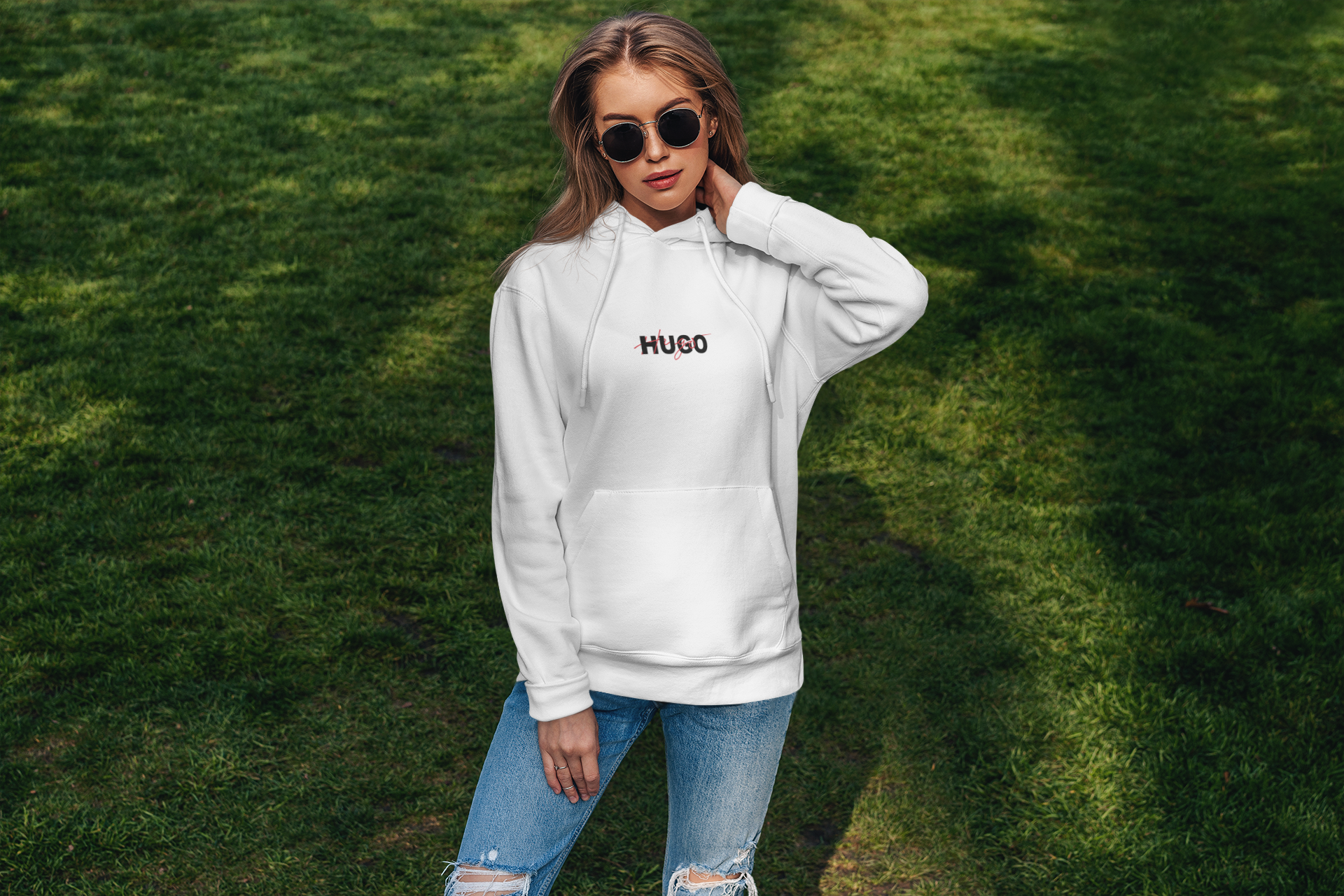 Дамски суитчър Hugo Signature Smal Logo / SatModa

Ефектен дамски суичър с качулка и връзки.Материята на суичъра е изключително мека и приятна.Осигурява максимален комфорт и топлина през зимните дни.Памучна вата

BGN 45.00