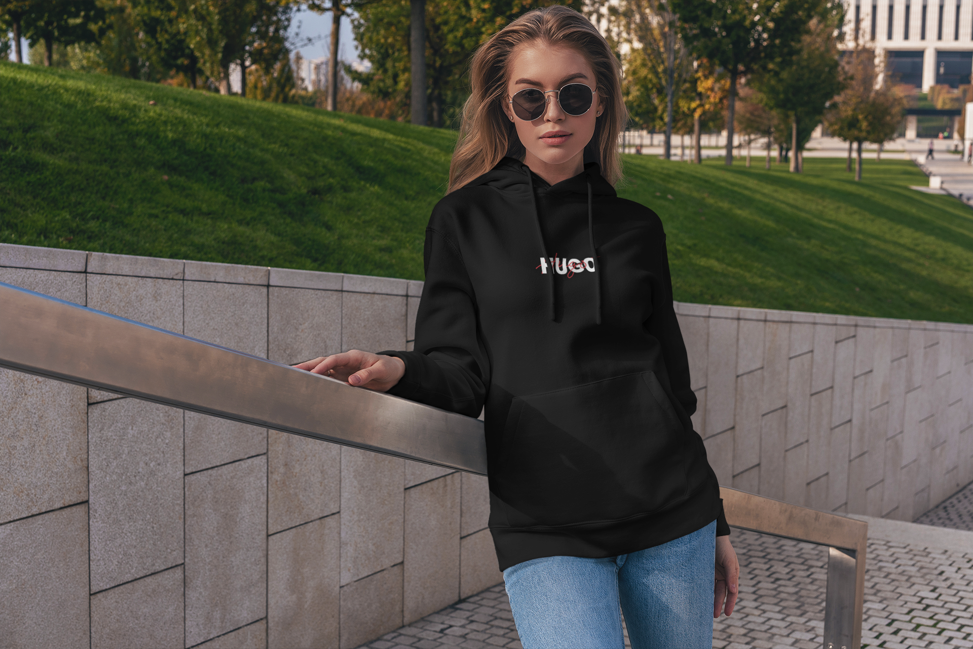 Дамски суитчър Hugo Signature Smal Logo / SatModa

Ефектен дамски суичър с качулка и връзки.Материята на суичъра е изключително мека и приятна.Осигурява максимален комфорт и топлина през зимните дни.Памучна вата

BGN 45.00