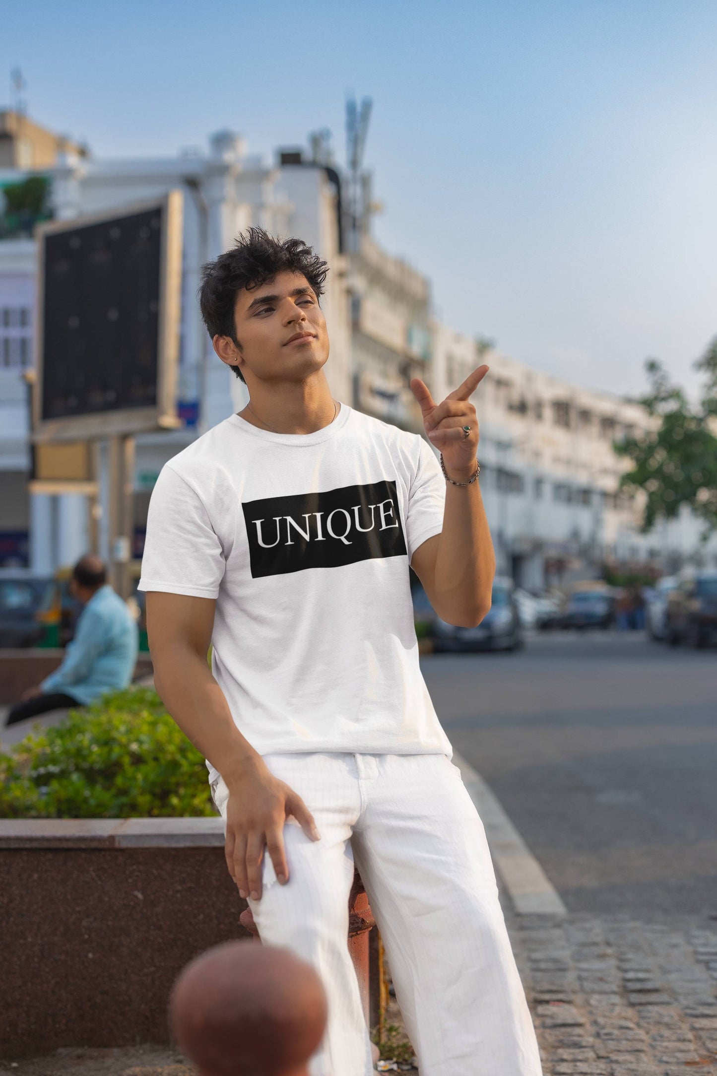 Мъжка тениска Unique — бяла, 100% памук, размери S-3XL | SatModa