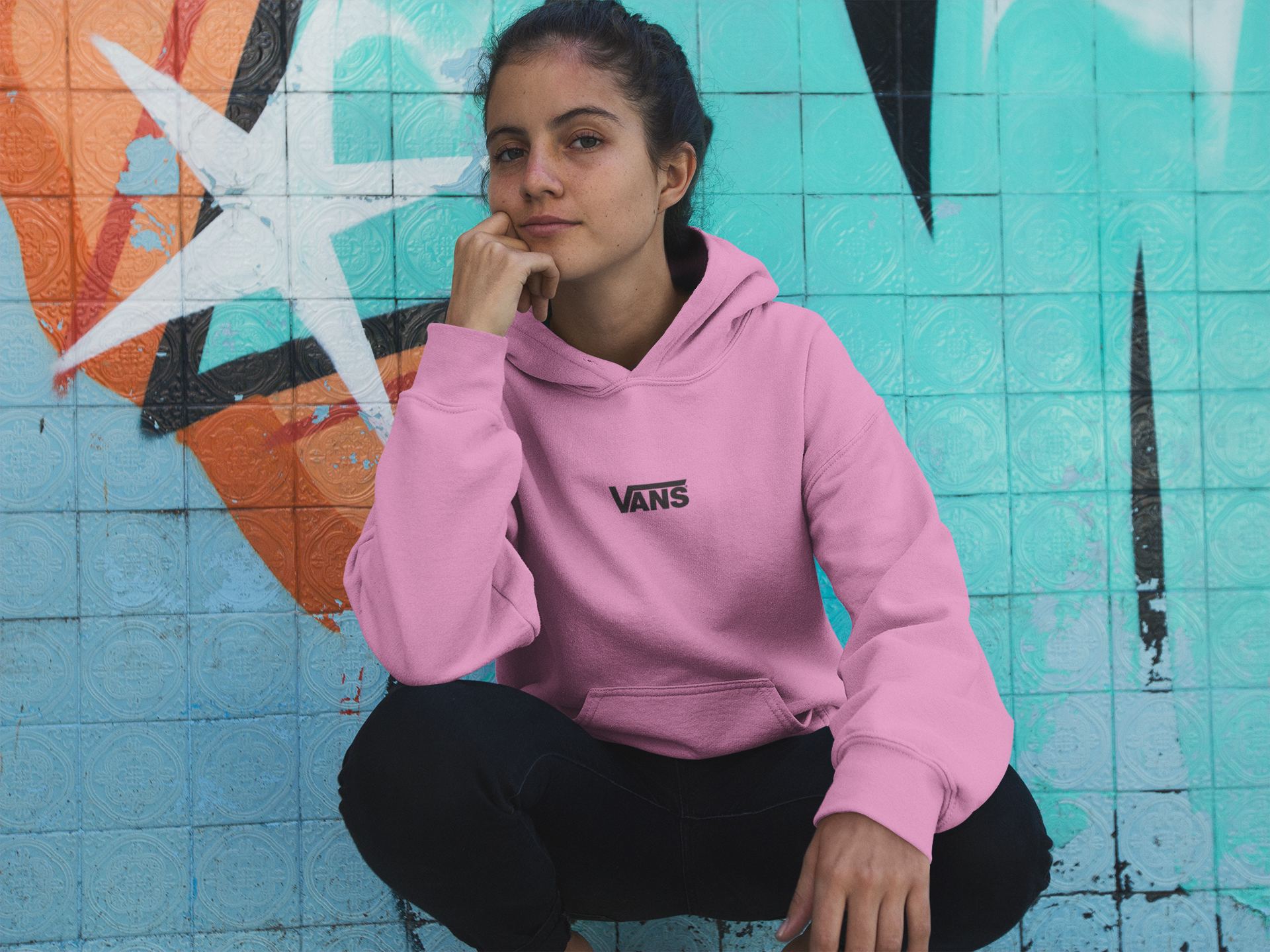 Дамски суитчър Guess Smal Logo / SatModa

Ефектен дамски суичър с качулка и връзки.Материята на суичъра е изключително мека и приятна.Осигурява максимален комфорт и топлина през зимните дни.Памучна вата

BGN 45.00