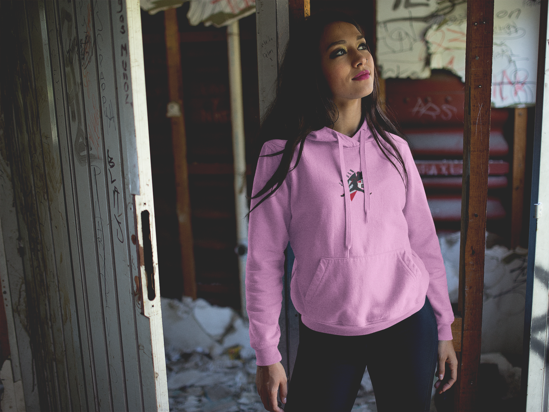 Дамски суитчър Jordan Smal Logo / SatModa

Ефектен дамски суичър с качулка и връзки.Материята на суичъра е изключително мека и приятна.Осигурява максимален комфорт и топлина през зимните дни.Памучна вата

BGN 45.00