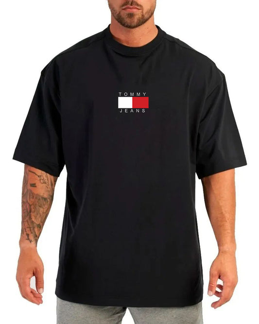 Мъжка тениска Oversize Tommy .

Тениска с обло деколте и свободна кройка. Материята на тениската е изключително мека и осигурява максимален комфорт през летните дни. Съчетава се добре с елеган…

BGN 36.90