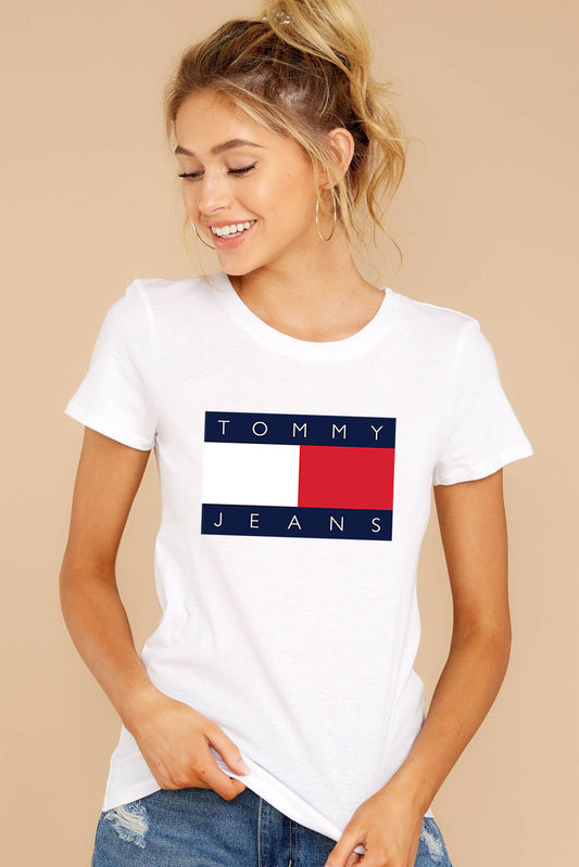 Дамска тениска Tommy Jeans / SatModa.

Дамска тениска със стилен дизайн и висококачествени материали. Отличен избор за ежедневието и спорт. Подходяща за разнообразни поводи и комбинации.

€12.80 EUR