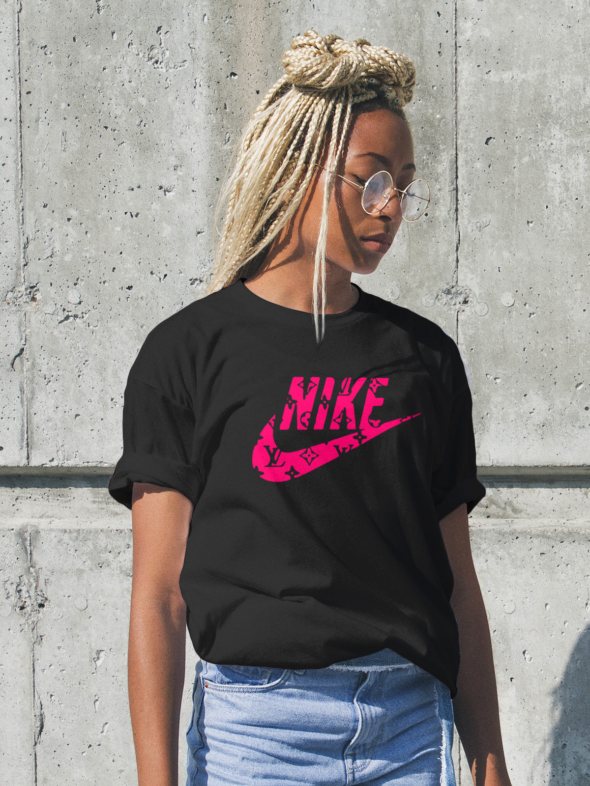 Дамска тениска Nike

Ефектна дамска тениска с щампаМатерия: 100% памукСъчетава се добре както с дънки, така и със спортен екипПрепоръчителна температура за пране 30°

€12.80 EUR