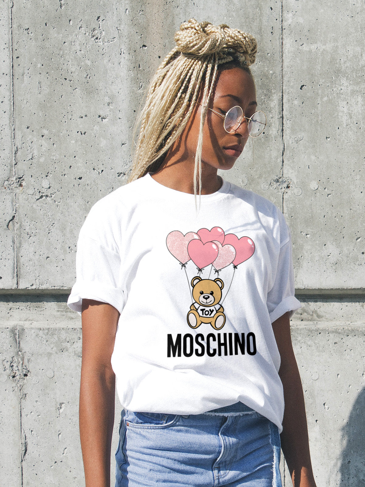 SatModa  SatModa  https://satmoda.com › products › дамска-тениска-moschino-balloons  Дамска тениска Moschino Balloons  Дамска тениска със стилен дизайн и висококачествени материали. Отличен избор за ежедневието и спорт. Подходяща за разнообразни поводи и комбинации.  BGN 24.90