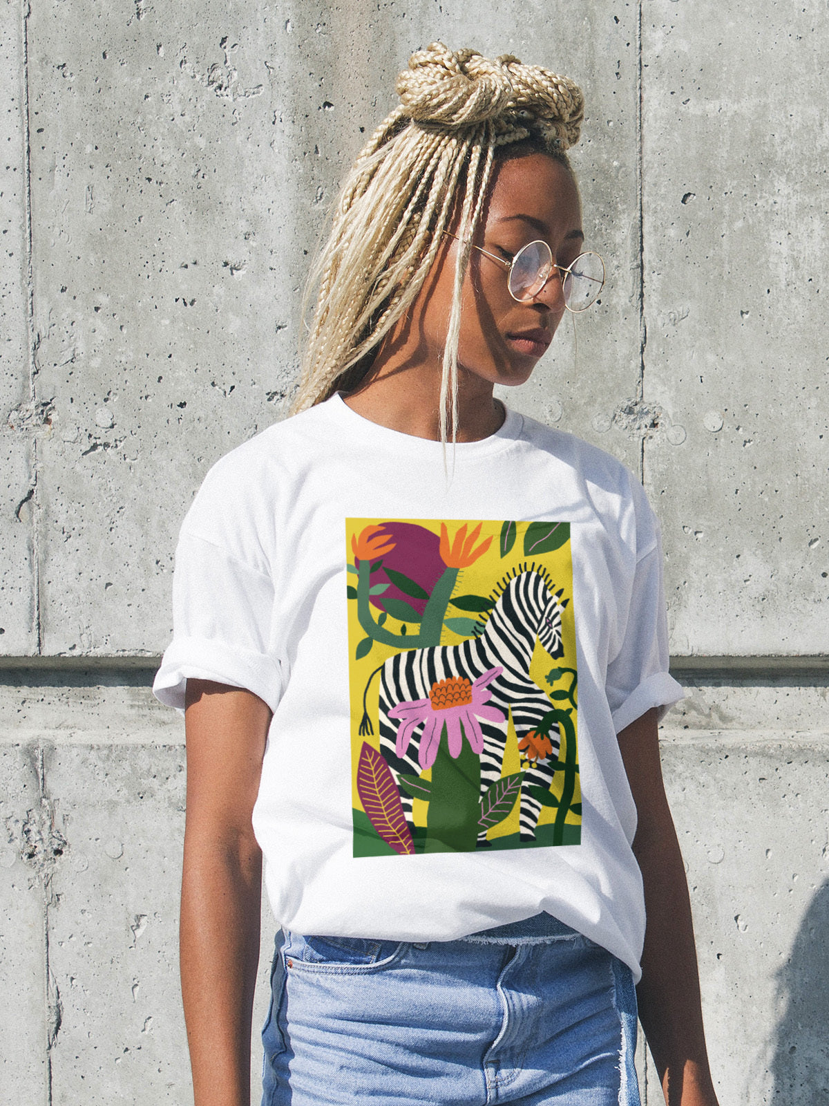 Дамска тениска Zebra / SatModa.

Дамска тениска със стилен дизайн и висококачествени материали. Отличен избор за ежедневието и спорт. Подходяща за разнообразни поводи и комбинации.

€12.80 EUR