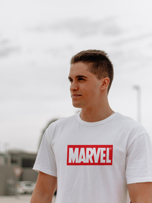 Мъжка тениска Marvel

Модерна мъжка тениска с обло деколте и свободна кройка. Материята на тениската е изключително мека и осигурява максимален комфорт през летните дни. Съчетава...

BGN 26.99