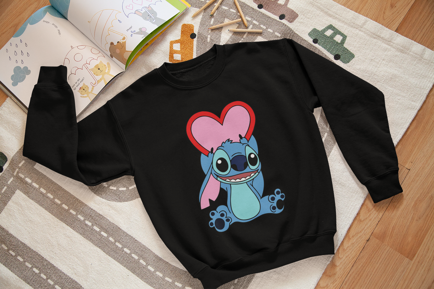 Ватирана детска блуза Stitch Lover черна | SatModa