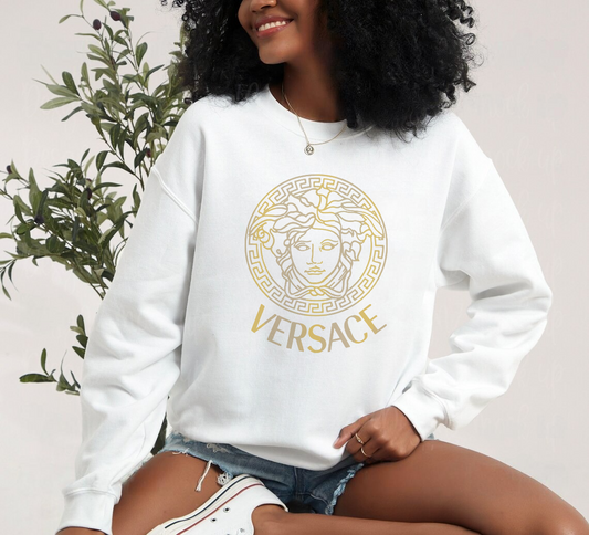 SatModa

SatModa

https://satmoda.com › products › дамска-блуза-versace

Дамска блуза Versace / SatModa.

Ватирана блуза с обло деколте и свободна кройка. Материята на блузата е изключително мека и приятна. Осигурява максимален комфорт и топлина през зимните дни.

BGN 36.00