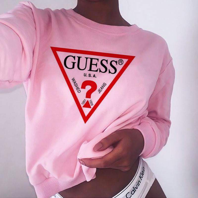 Дамска блуза Guess  https://satmoda.com/products/дамска-блуза-guess  Блуза с обло деколте и свободна кройка. Материята на блузата е изключително мека и приятна. Осигурява максимален комфорт и топлина през зимните дни. 100% памук