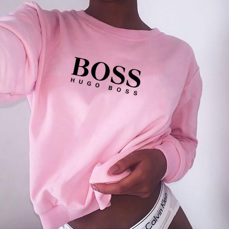Дамска блуза Boss who dtg  https://satmoda.com/products/boss-who-dtg-дамска-блуза  Модерна дамска блуза с надписБлуза с обло деколте и свободна кройка. Материята на блузата е изключително мека и приятна. Осигурява максимален комфорт и топлина през зимните дни.100% памук