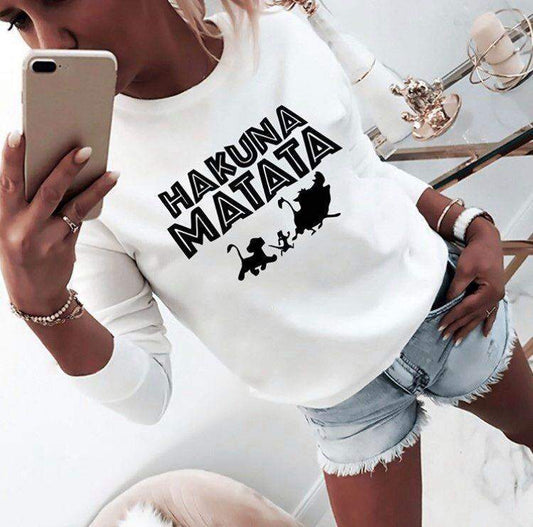 Дамка блуза Hakuna matata dtg  https://satmoda.com/products/дамска-блуза-hakuna-matata-dtg  &nbsp;Модерна дамска блуза с надписБлуза с обло деколте и свободна кройка. Материята на блузата е изключително мека и приятна. Осигурява максимален комфорт и топлина през зимните дни.100% памук