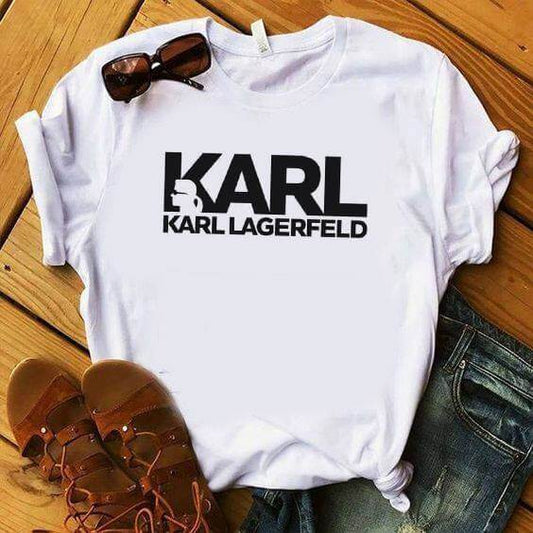 Дамска тениска Karl Lagerfeld  https://satmoda.com/products/модерна-дамска-тениска-karl-l-1  Модерна дамска тениска Karl Legerfeld Материя: 100% памук Съчетава се добре както с дънки, така и със спортен екип Препоръчителна температура за пране 30°