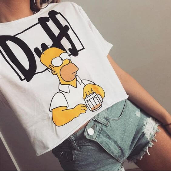 Кроп Топ Duff Homer - SatModa...  https://satmoda.com/products/кроп-топ-duff-homer  Кроп Топ тениска с обло деколте и свободна кройка. Материята на тениските е изключително мека и осигурява максимален комфорт през летните дни. 100% памук. 