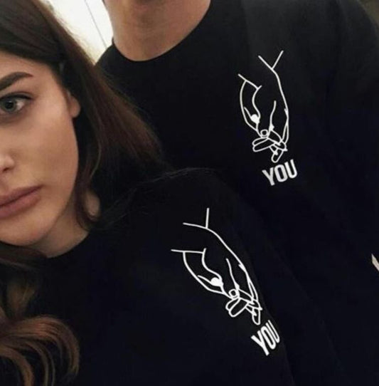 Тениски за двойки You Hands - SatModa  https://satmoda.com/products/тениски-за-двойки-you-hands  Тениски с обло деколте и свободна кройка. Материята на тениските е изключително мека и осигурява максимален комфорт през летните дни.100% памук