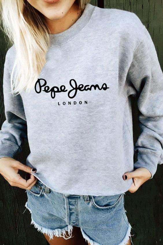 Дамска блуза Pepe Geans dtg  https://satmoda.com/products/дамска-блуза-pepe-geans-dtg  Блуза с обло деколте и свободна кройка. Материята на блузата е изключително мека и приятна. Осигурява максимален комфорт и топлина през зимните дни. 100% памук