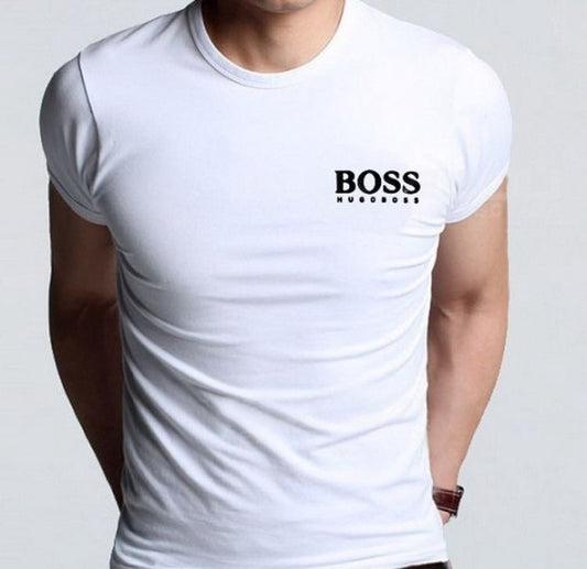 Мъжка тениска Small Boss  https://satmoda.com/products/мъжка-тениска-small-boss  Мъжка тениска с обло деколте и свободна кройка. Материята на тениската е изключително мека и осигурява максимален комфорт през летните дни. Съчетава се добре с елегантно, спортно-елегантно и ежедневно облекло.Тениската е изработена от 100% памукПрепоръчителна температура за пране 30°